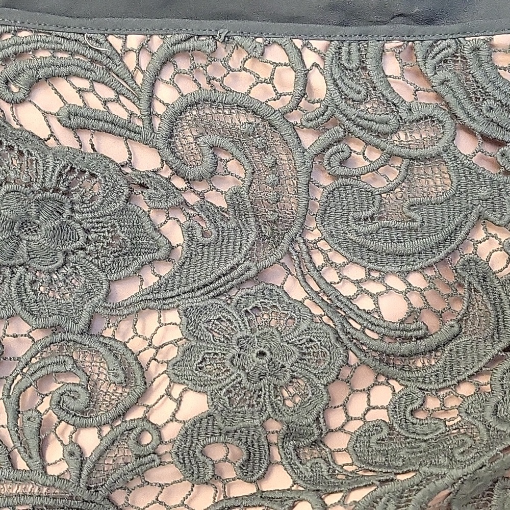 Dress - Picture 3 of 3